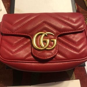 “ super mini “.  Red Gucci Marmont